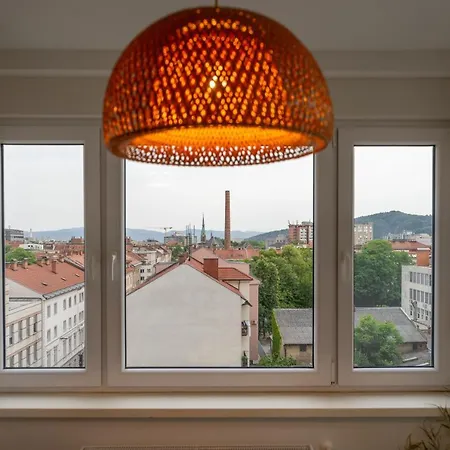 Апартаменти Elegant Tour As Gilly With Open Views And A Balcony In The Center