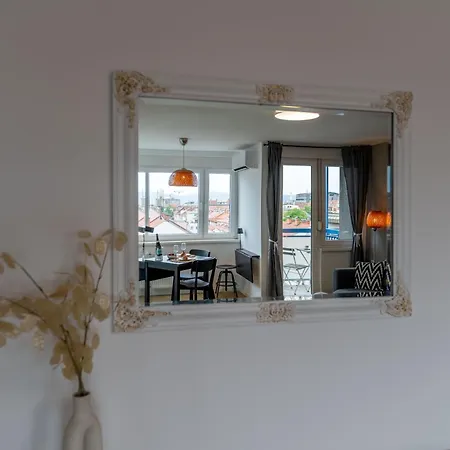 Elegant Tour As Gilly With Open Views And A Balcony In The Center Апартаменти Любляна