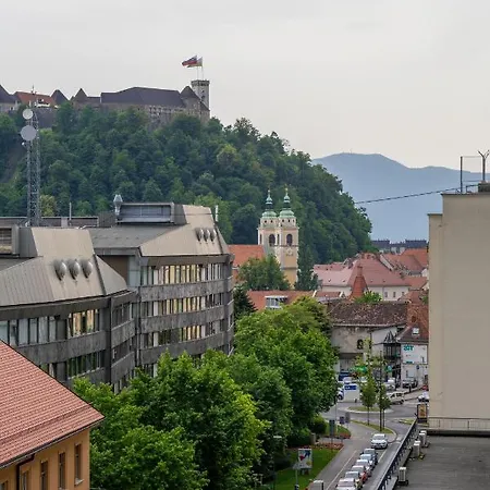 Elegant Tour As Studios Gilly With A Balcony And Open Views In The Ljubljana Center Apartman Ljubljana