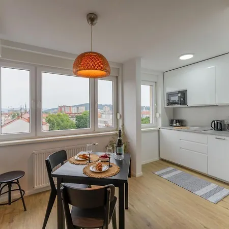 Elegant Tour As Gilly With Open Views And A Balcony In The Center * Любляна