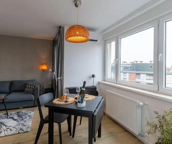 Elegant Tour As Gilly With Open Views And A Balcony In The Center