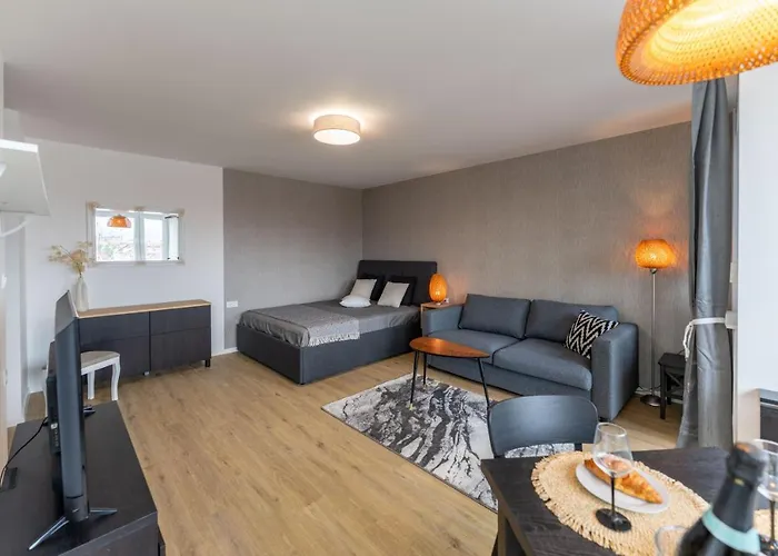 Apartment Elegant Tour As Gilly With Open Views And A Balcony In The Center *