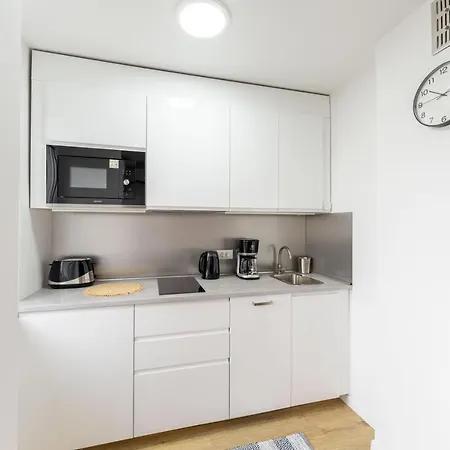 Elegant Tour As Gilly With Open Views And A Balcony In The Center Lejlighed