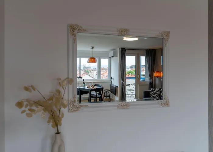 Elegant Tour As Gilly With Open Views And A Balcony In The Center Apartman Ljubljana