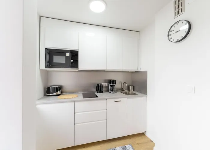 Elegant Tour As Gilly With Open Views And A Balcony In The Center Apartman