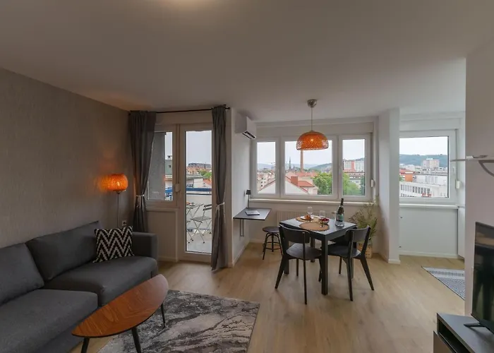 Elegant Tour As Gilly With Open Views And A Balcony In The Center Ljubljana